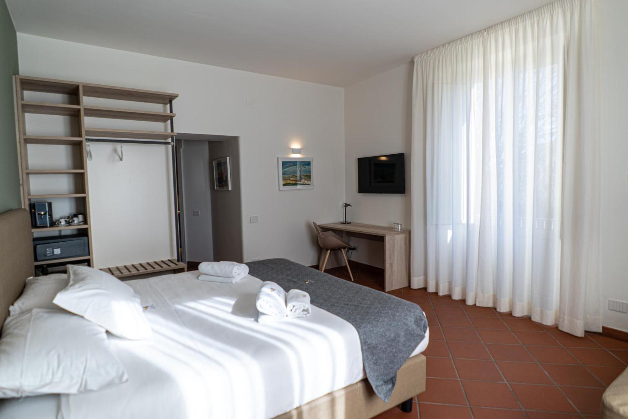 Picciolo Etna Golf Resort & Spa, Curio Collection By Hilton Castiglione De Sicilia Exterior photo